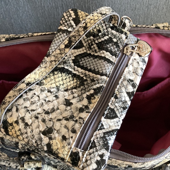 Brand New Kathy Van Zeeland Carry on - Picture 8 of 11